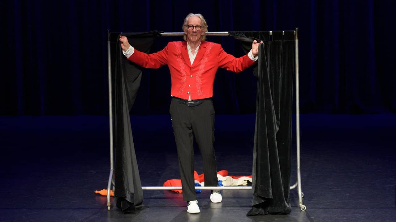 Freek de Jonge: De Schreef backdrop