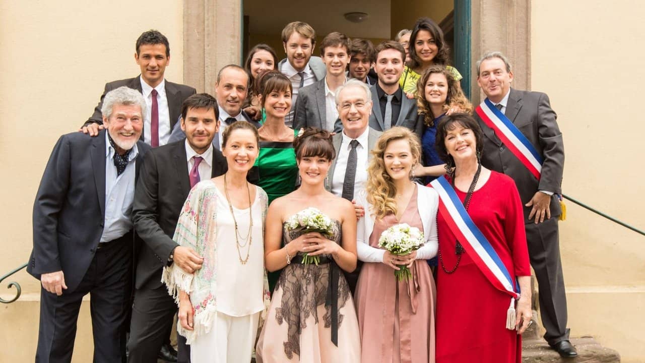 Une famille formidable backdrop