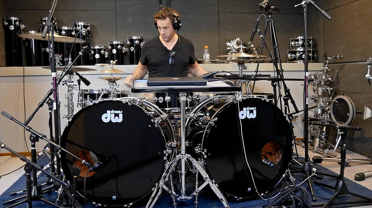 Thomas Lang: Creative Control backdrop