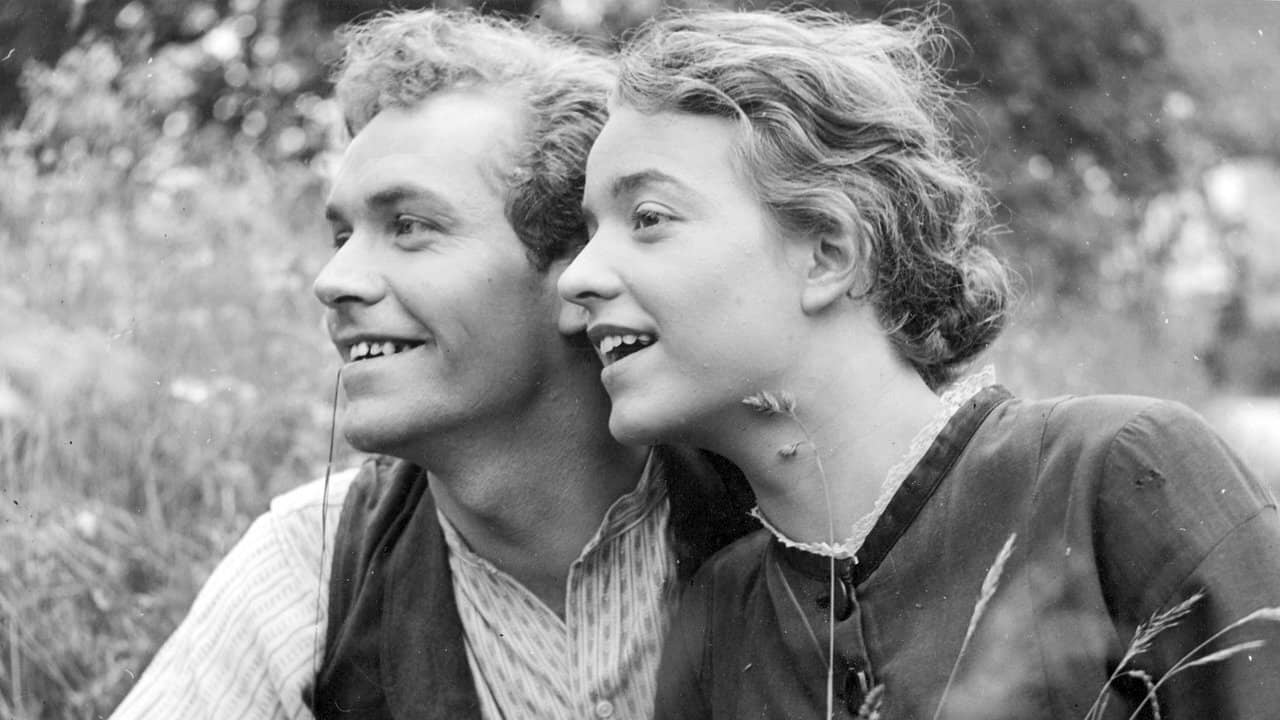 Romeo and Julia in the Village backdrop