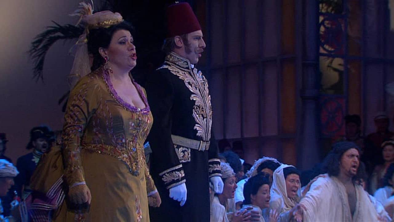 Aida backdrop