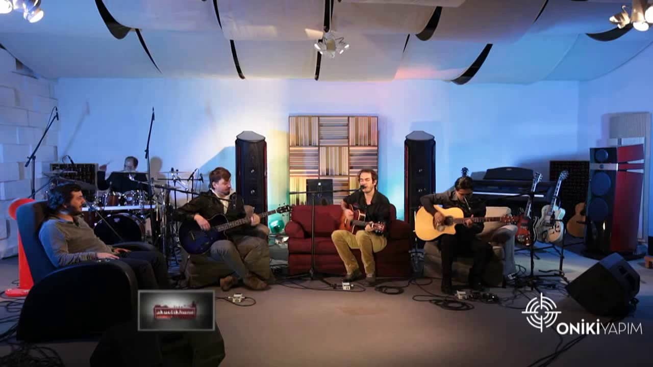 Mor ve Otesi Live On Akustikhane backdrop