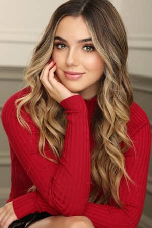 Alexa Nisenson
