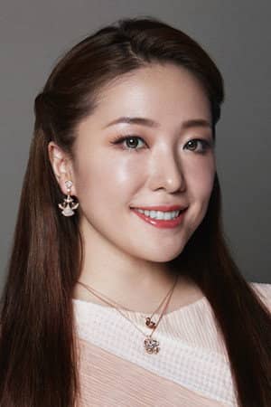 Ayaka Hirahara
