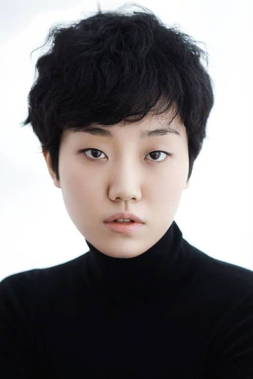 Lee Zoo-young