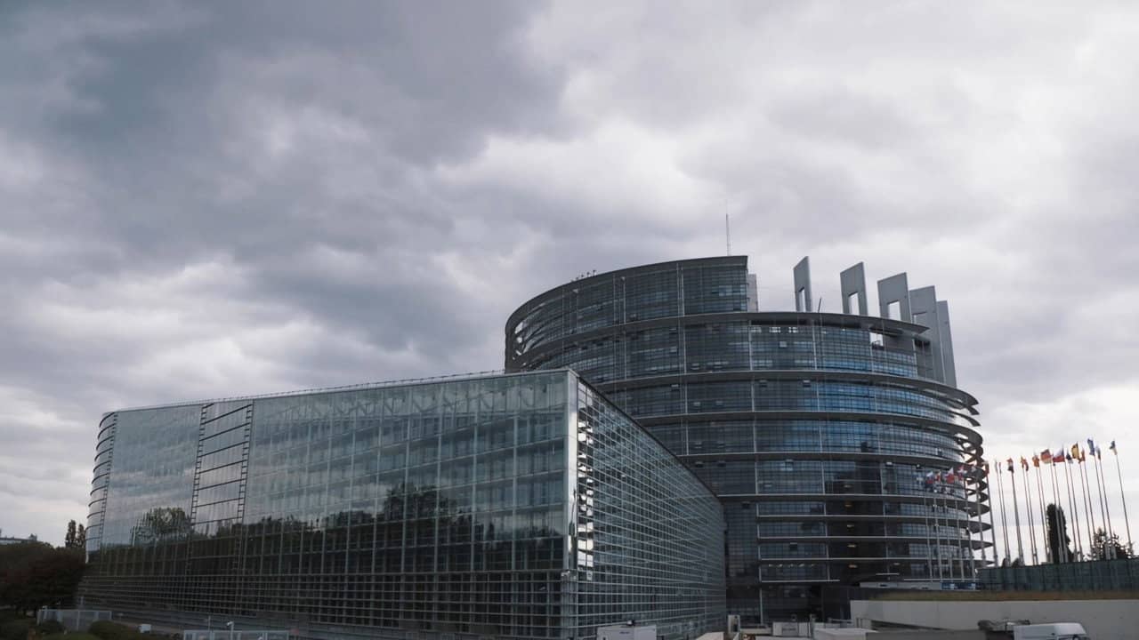 Gekaufte Politik? Europa in der Korruptionskrise backdrop