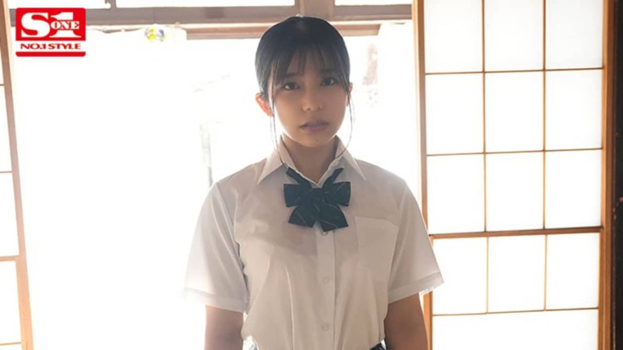 ―アイスクリームは、おじさんの味がした― 中年オヤジの唾液にまみれ、粘液を絡ませ、汗だくなカラダを舐めずり合った制服の記憶。 backdrop
