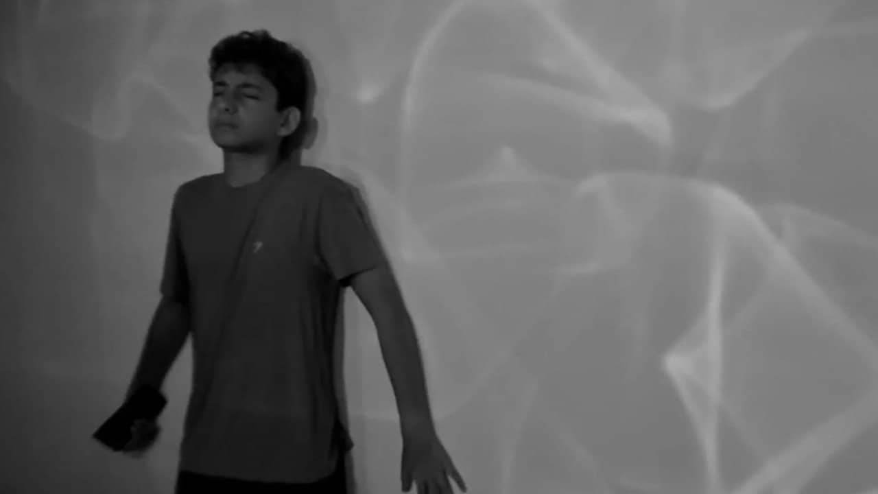 Sozinho backdrop