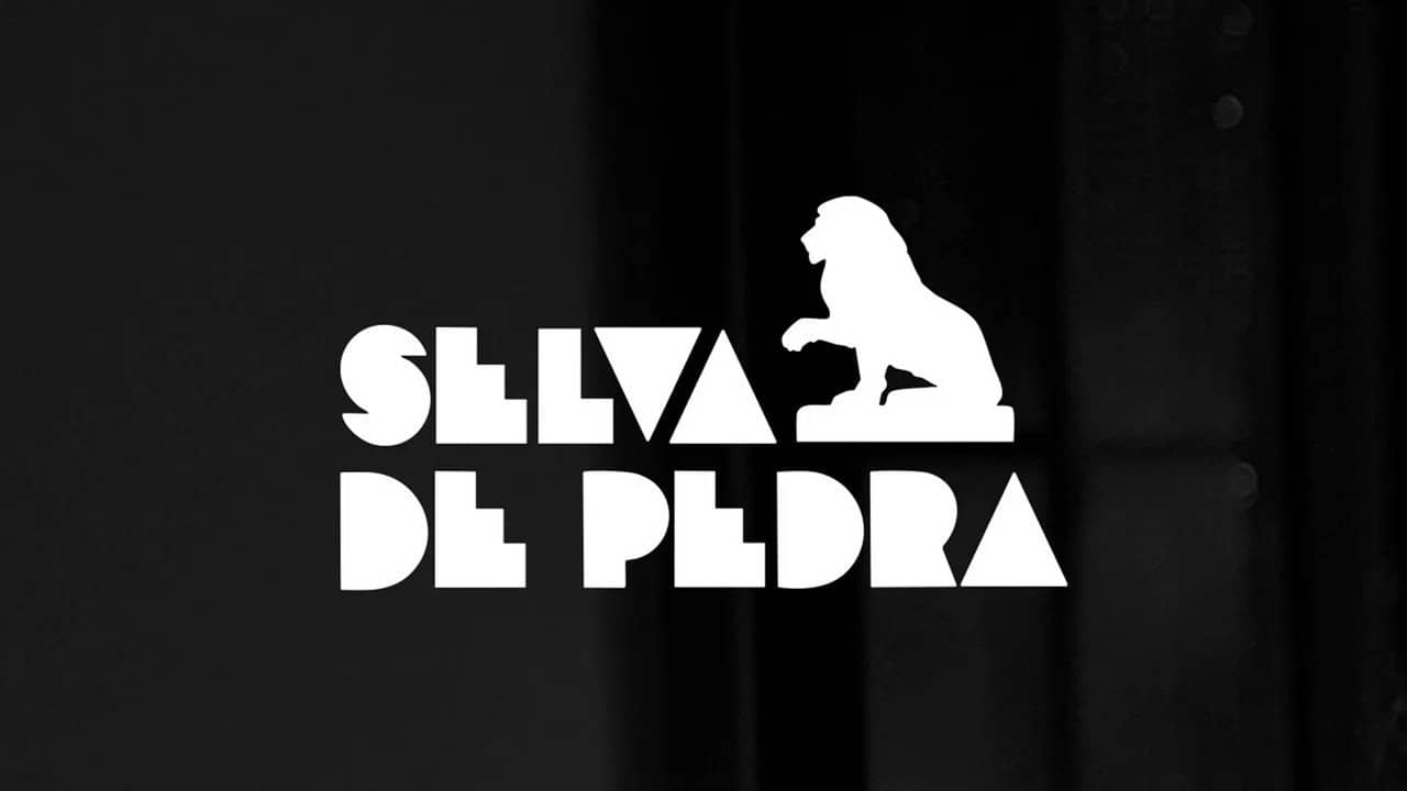 Selva de Pedra backdrop